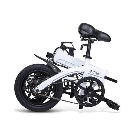 Compact folding electric bike with a lightweight frame, integrated battery, and portable design for easy urban commuting.